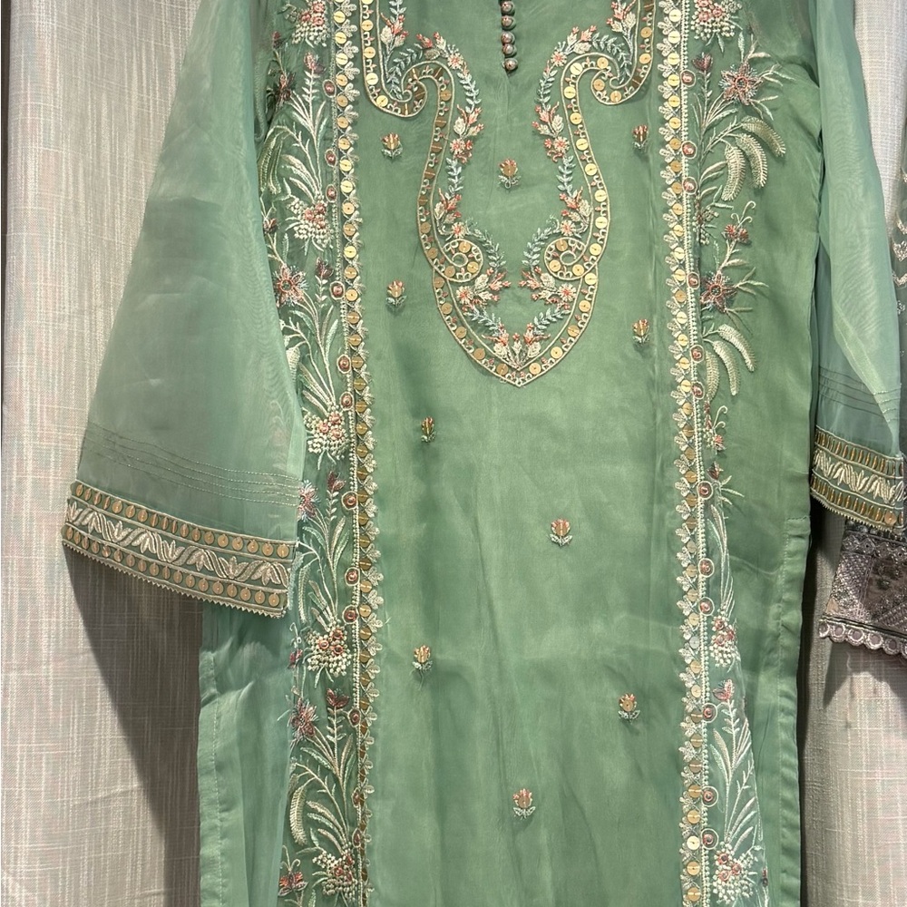 Embroidered Green Kurta
